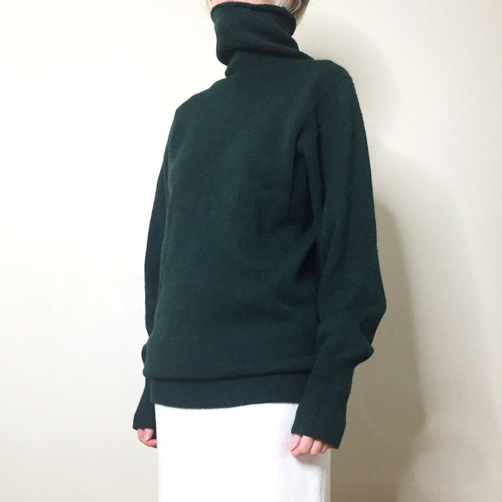 The Row 100% Cashmere Super Soft and Cozy Turtleneck Sweater Size M